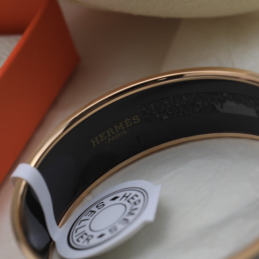 18K Enamel Cal¨¨che Wide Bangle Hermes Bracelet