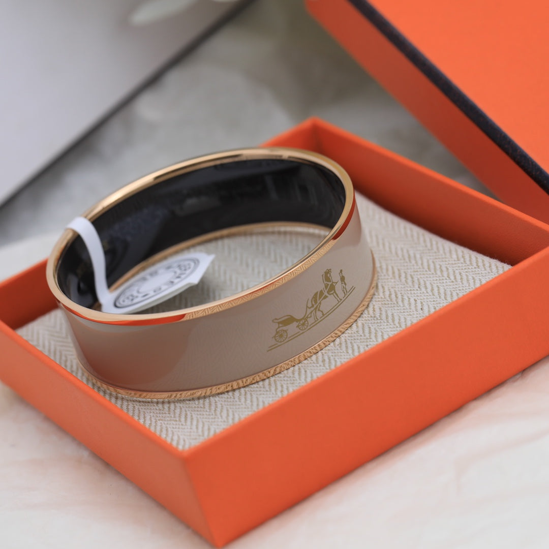18K Enamel Cal¨¨che Wide Bangle Hermes Bracelet